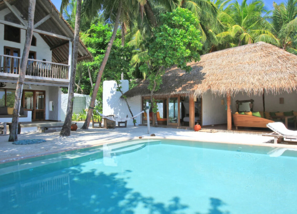 2 BEDROOM CRUSOE SUITE WITH POOL - SUNSET RETREAT